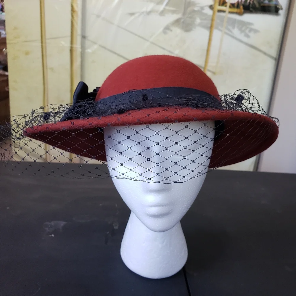 Fascinator Ladies Hat - Picture 1 of 9